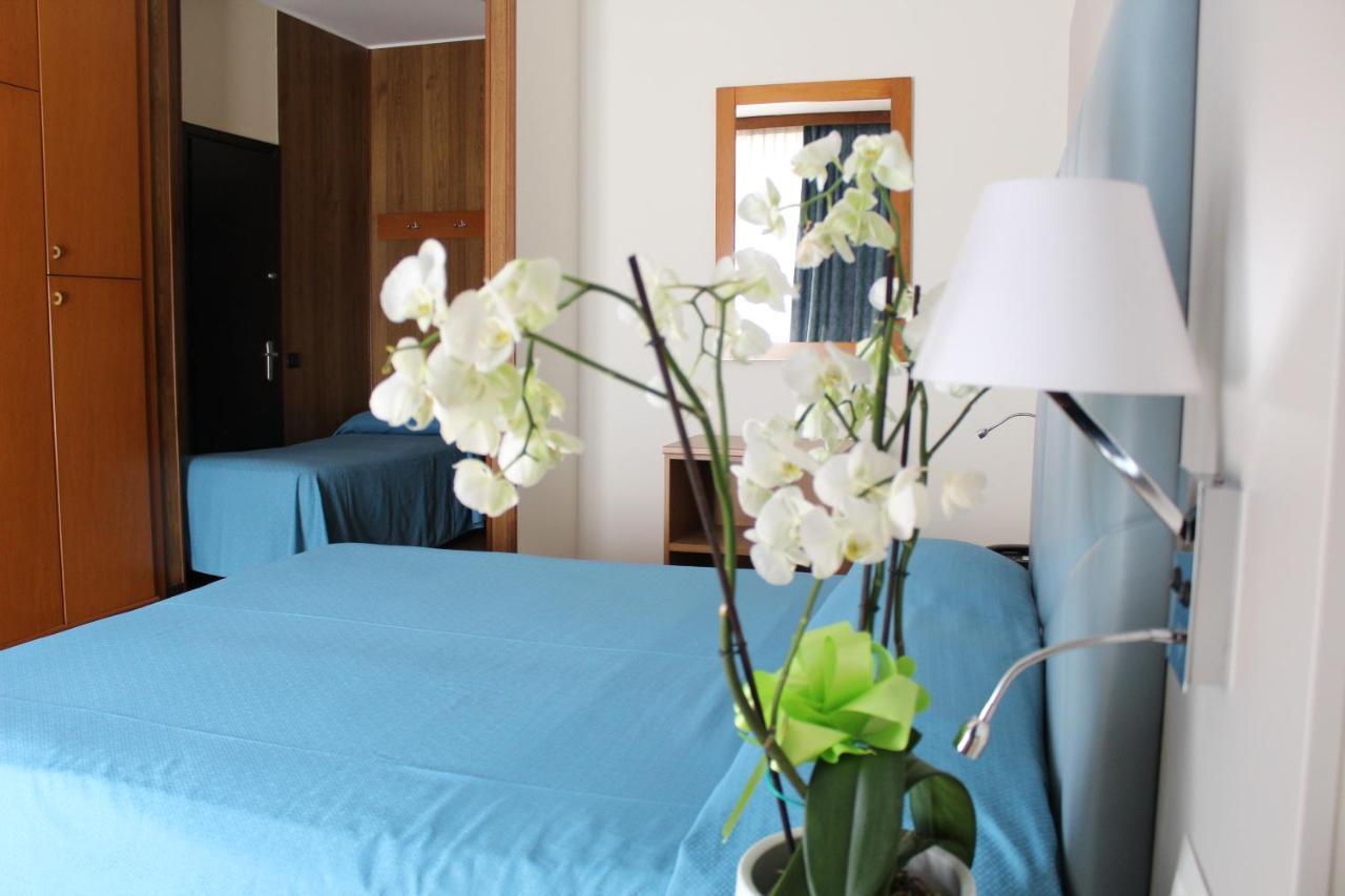 Hotel Residence Holiday Sirmione Exterior foto