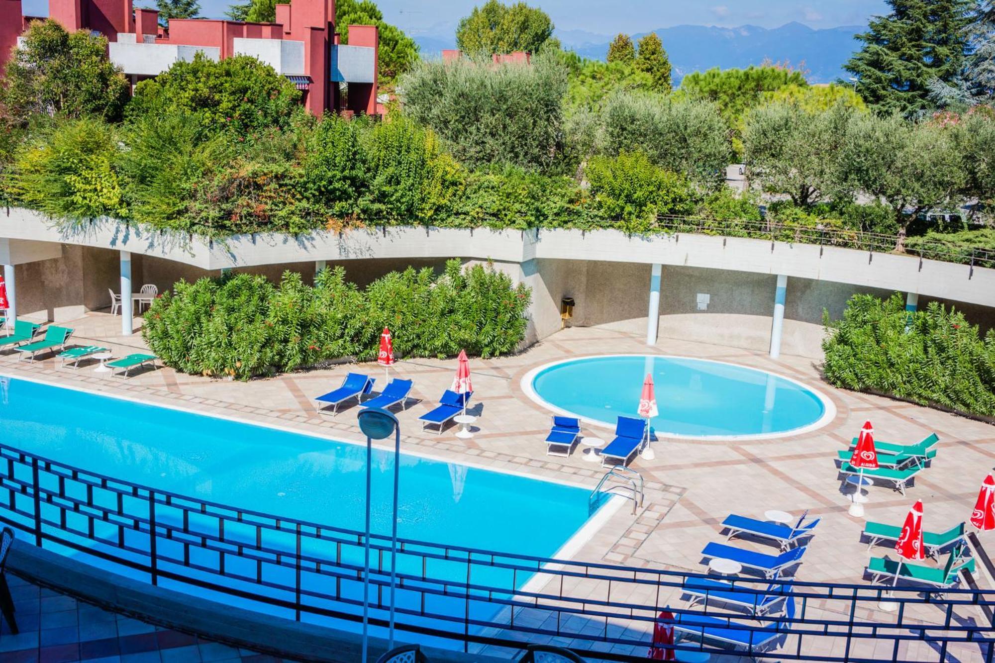 Hotel Residence Holiday Sirmione Exterior foto