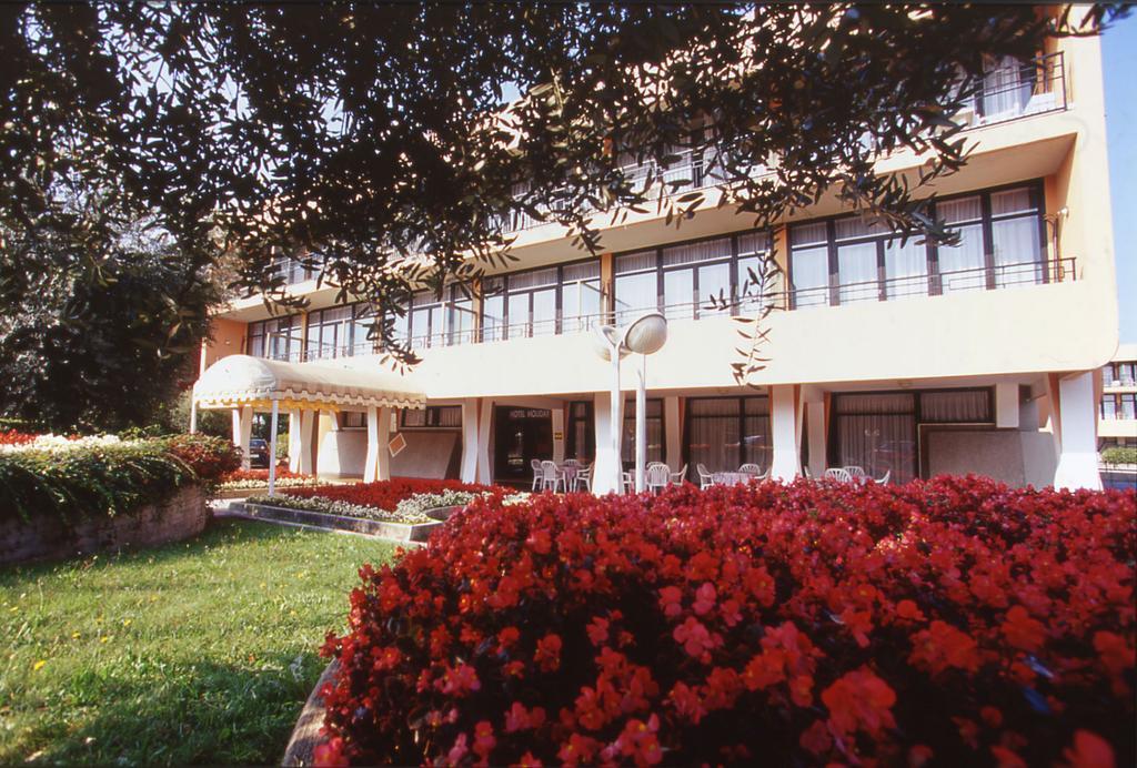 Hotel Residence Holiday Sirmione Exterior foto