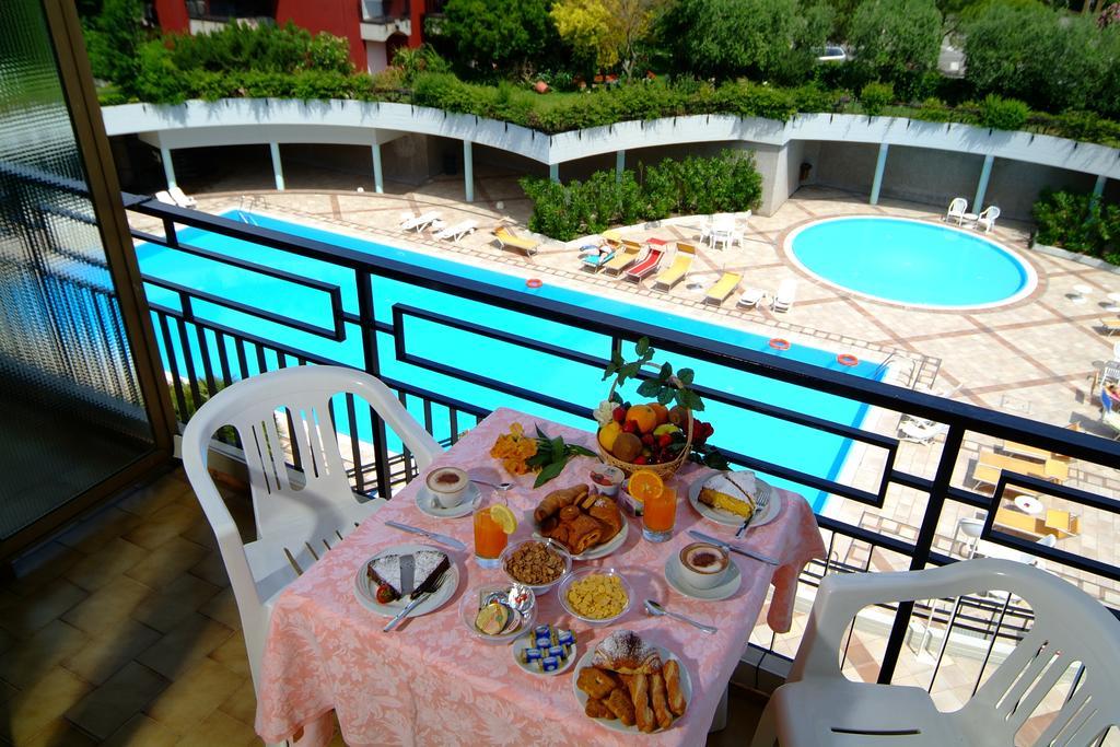 Hotel Residence Holiday Sirmione Exterior foto